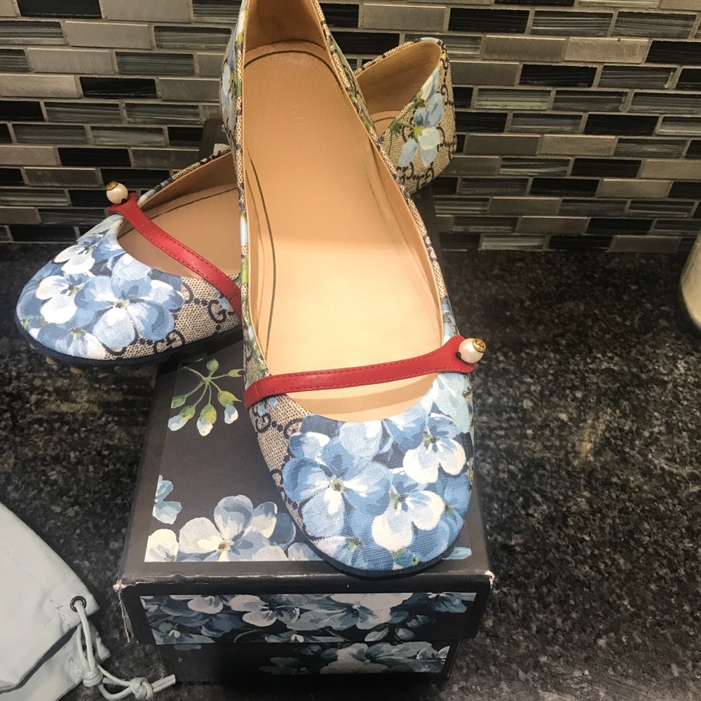 Floral Gucci ballerina flats